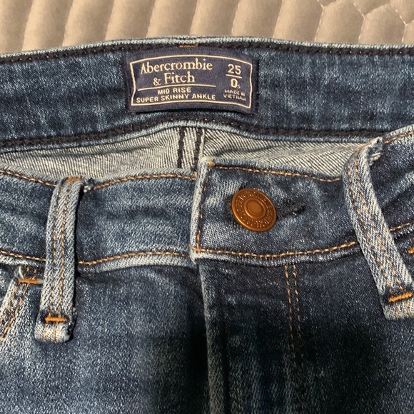 Abercrombie & Fitch Mid Rise Super Skinny Ankle Jeans, Size 25/0 Short - Picture 2 of 5